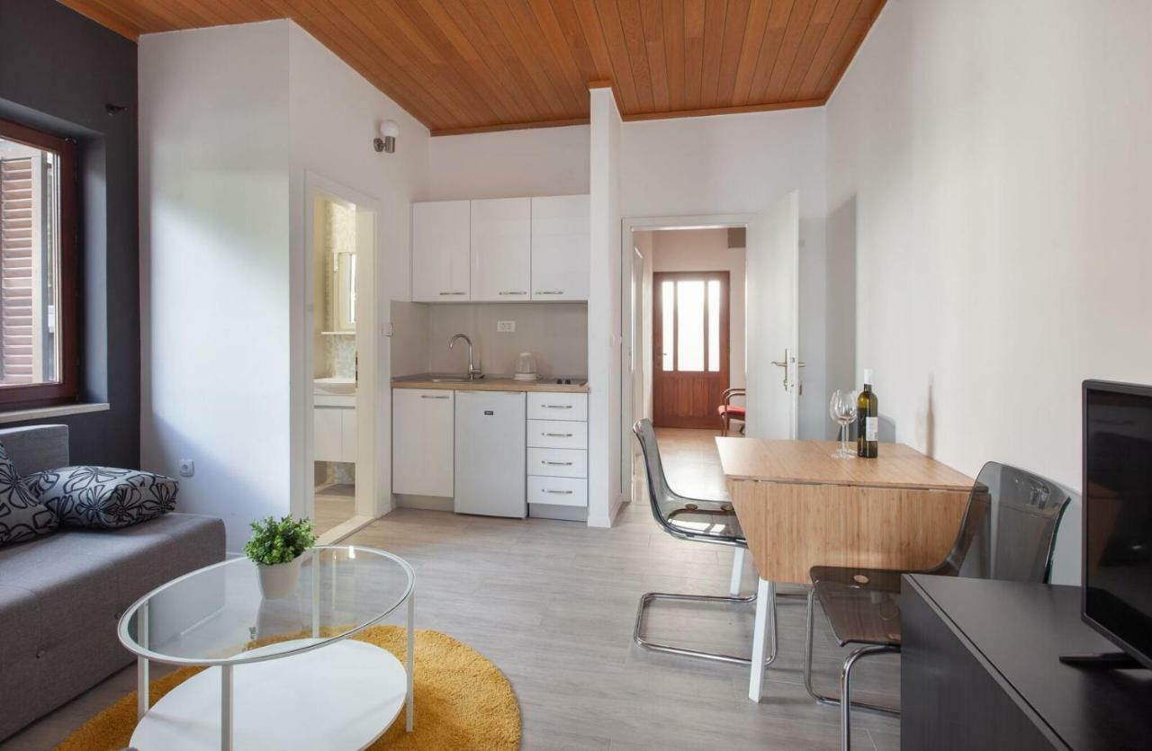 Apartments Agneza 图彻皮 外观 照片